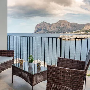 Couette-café Vista Mare, Isola delle Femmine